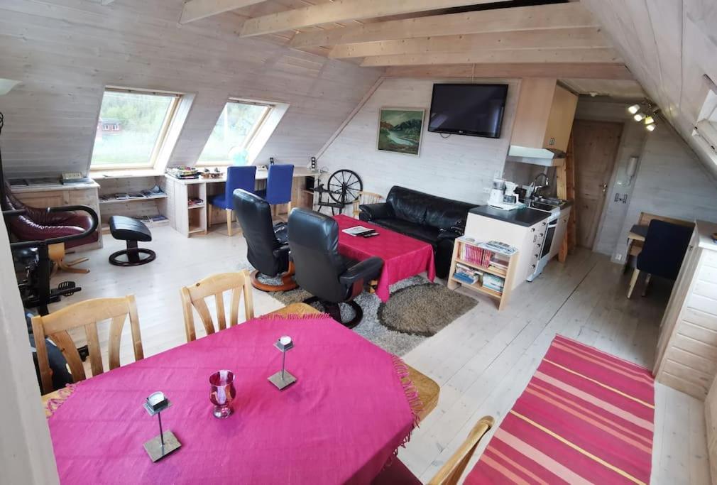 Topfloor Separate Entranc View Stord Apartment *
